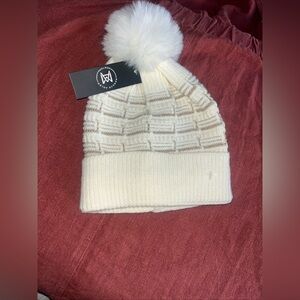 Cozy Cream Knit Beanie with Pom-Pom